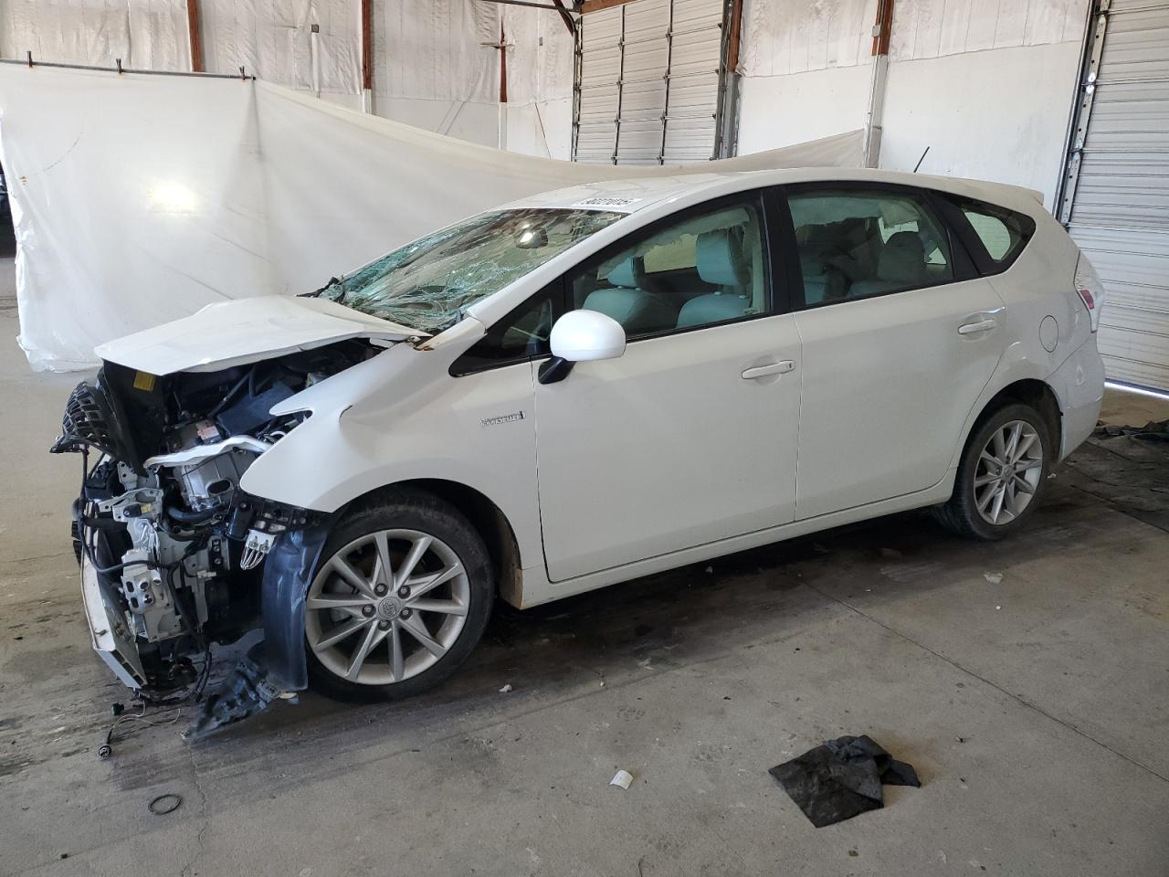 TOYOTA PRIUS V
