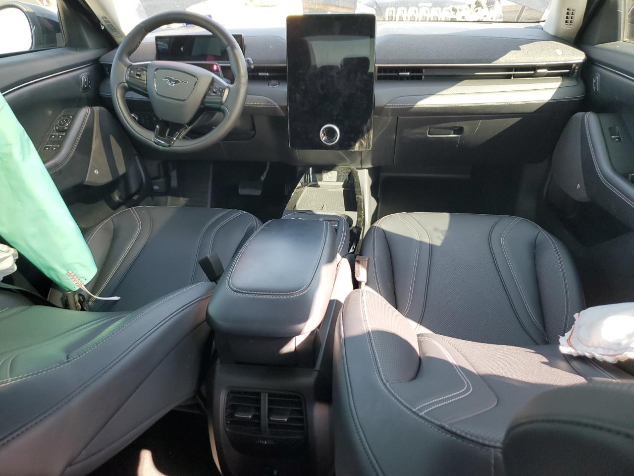 FORD MUSTANG PREMIUM