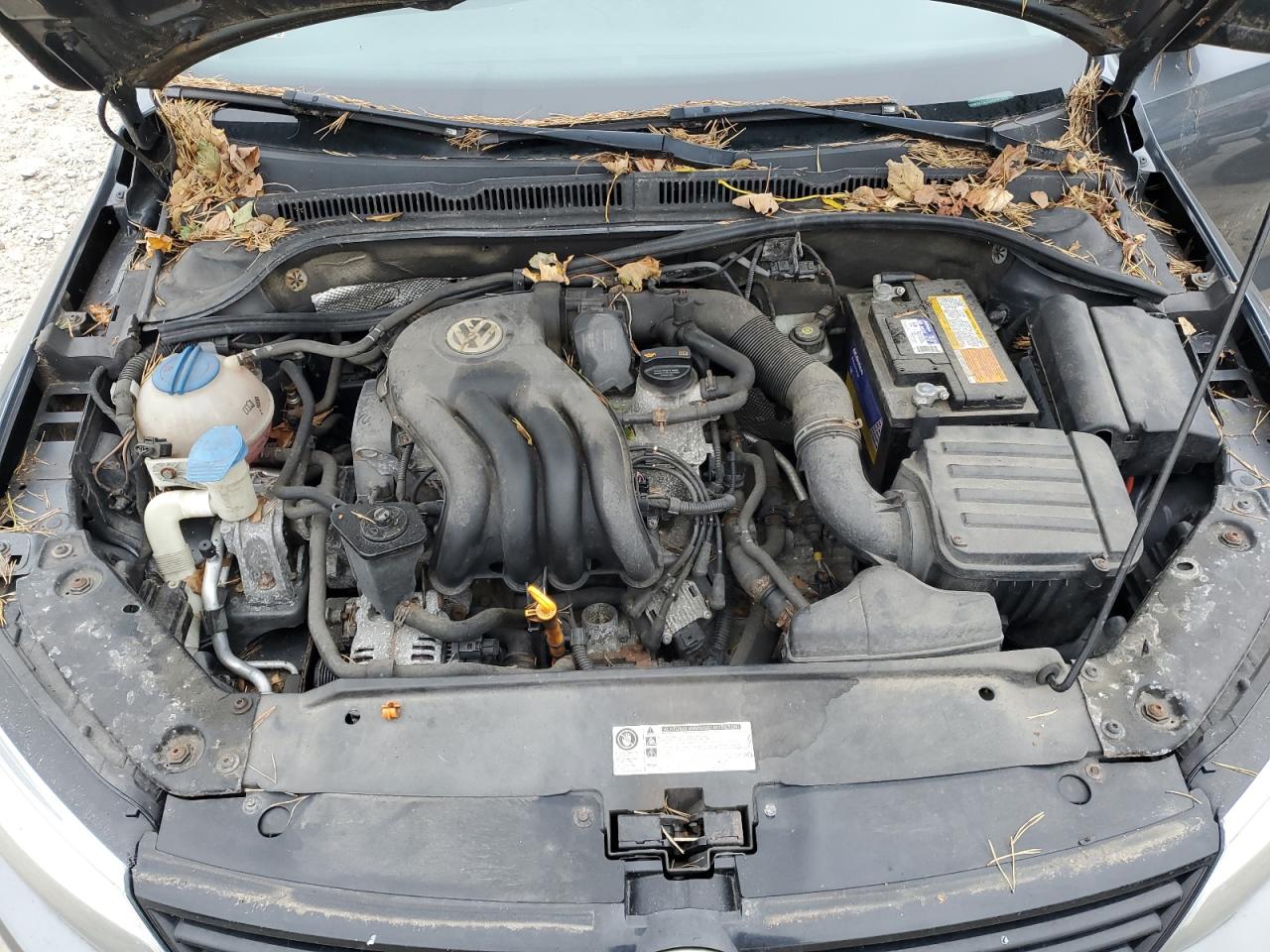 VOLKSWAGEN JETTA BASE