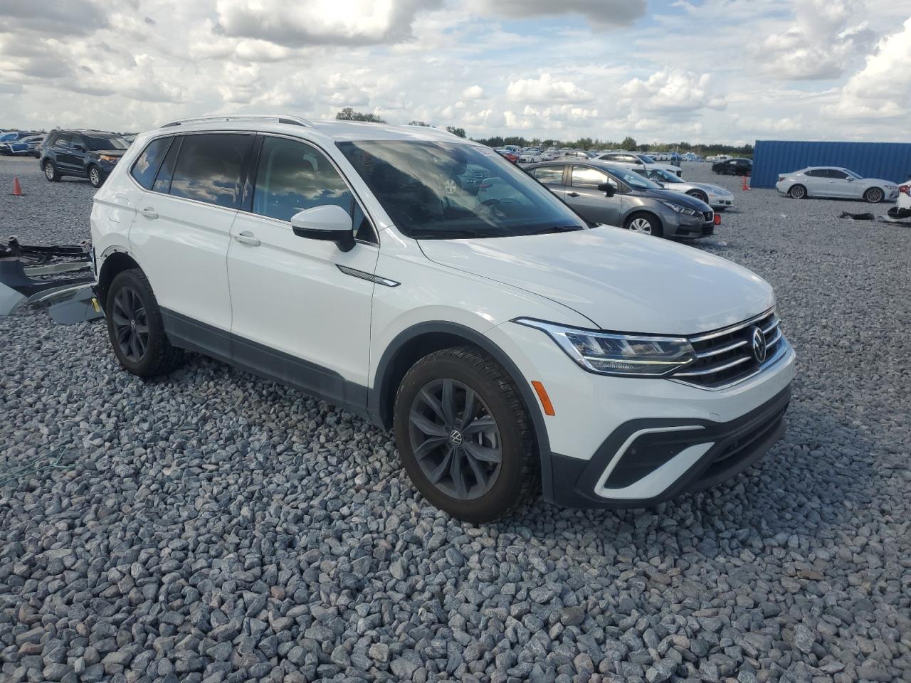 VOLKSWAGEN TIGUAN SE
