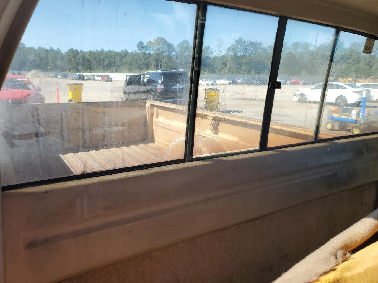 Lot #3291128170 1988 CHEVROLET GMT-400 C1