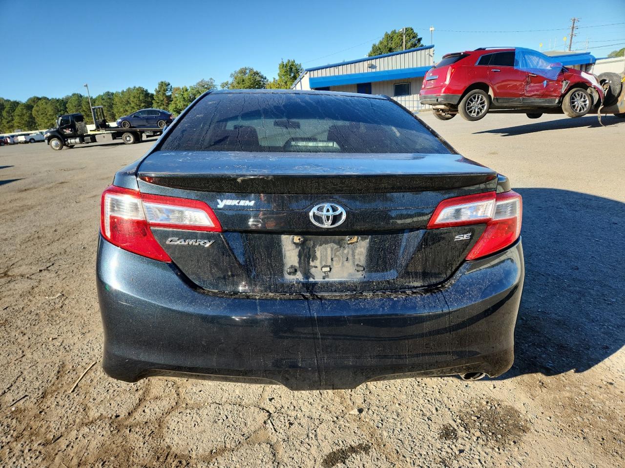 TOYOTA CAMRY BASE