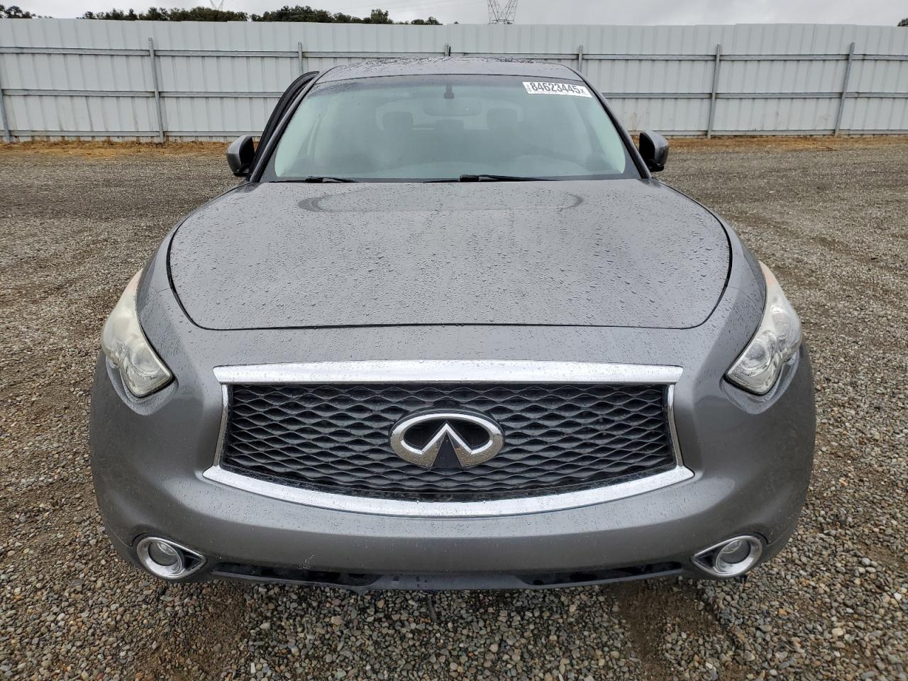 INFINITI QX70