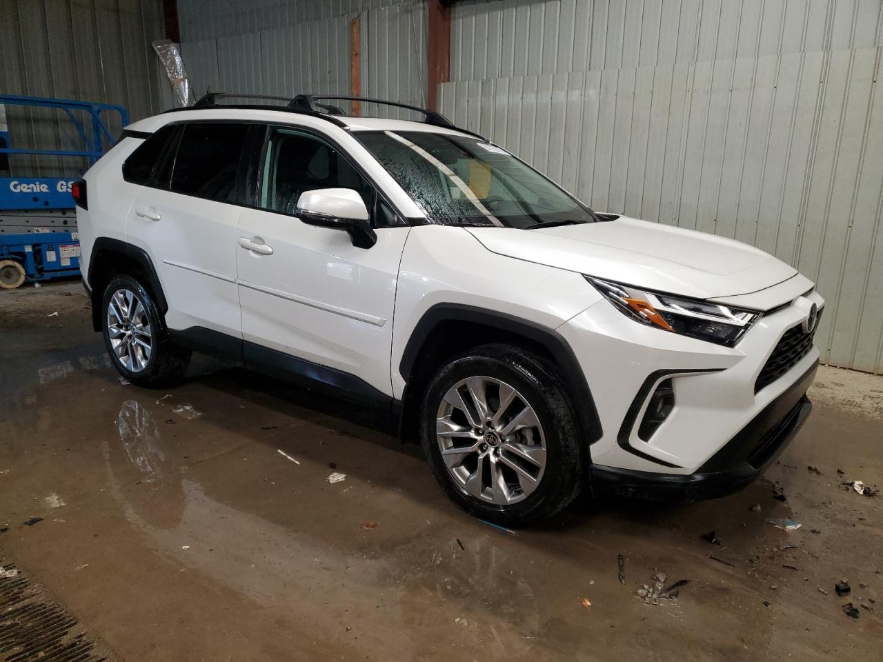 TOYOTA RAV4 XLE PREMIUM