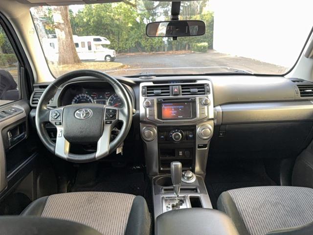 2018 TOYOTA 4RUNNER SR JTEBU5JR6J5568616