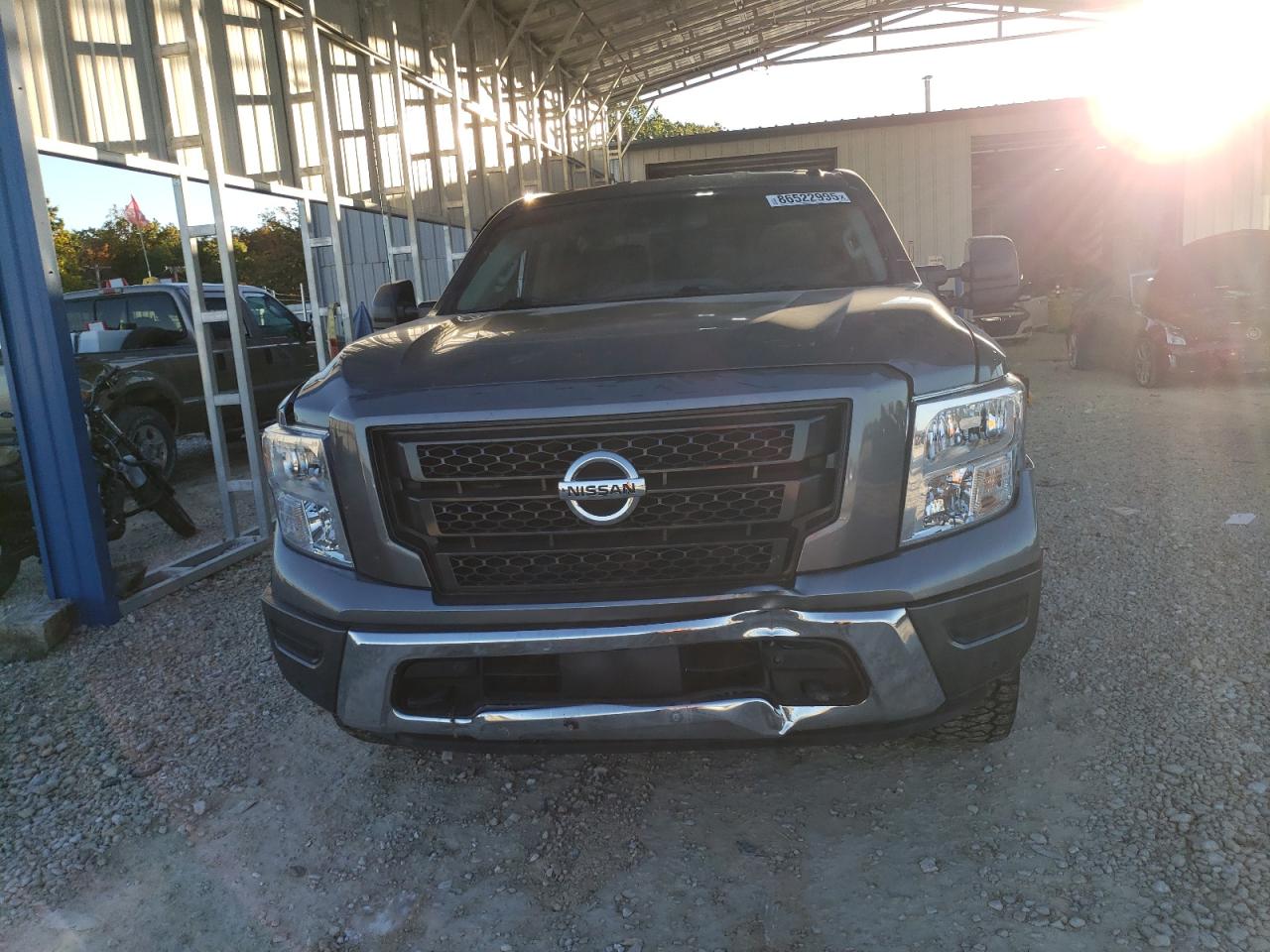 NISSAN TITAN SV