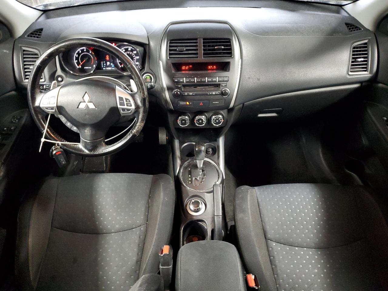 MITSUBISHI OUTLANDER SE