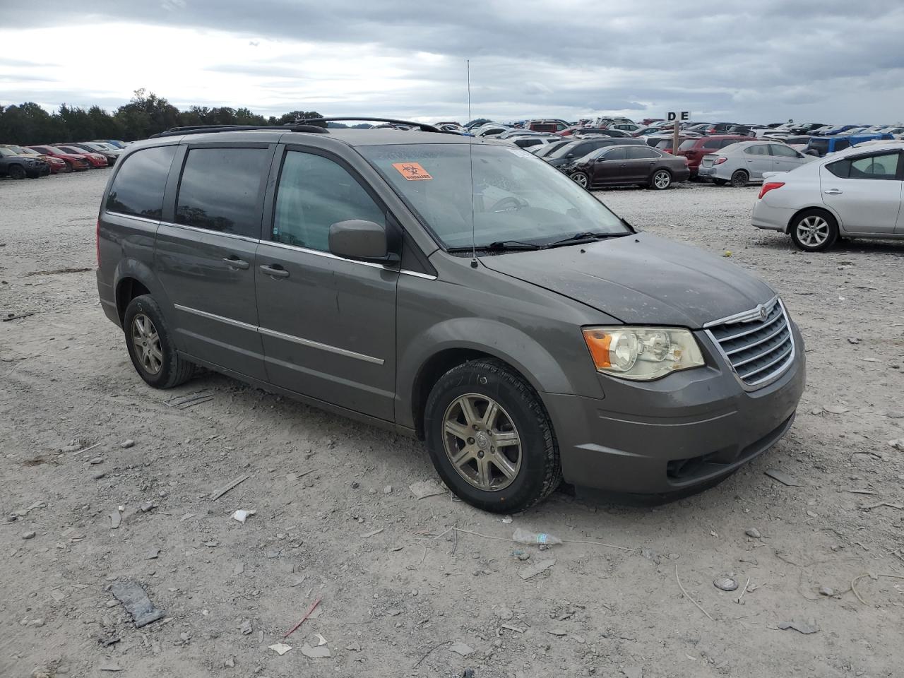 CHRYSLER TOWN & COUNTRY TOURING