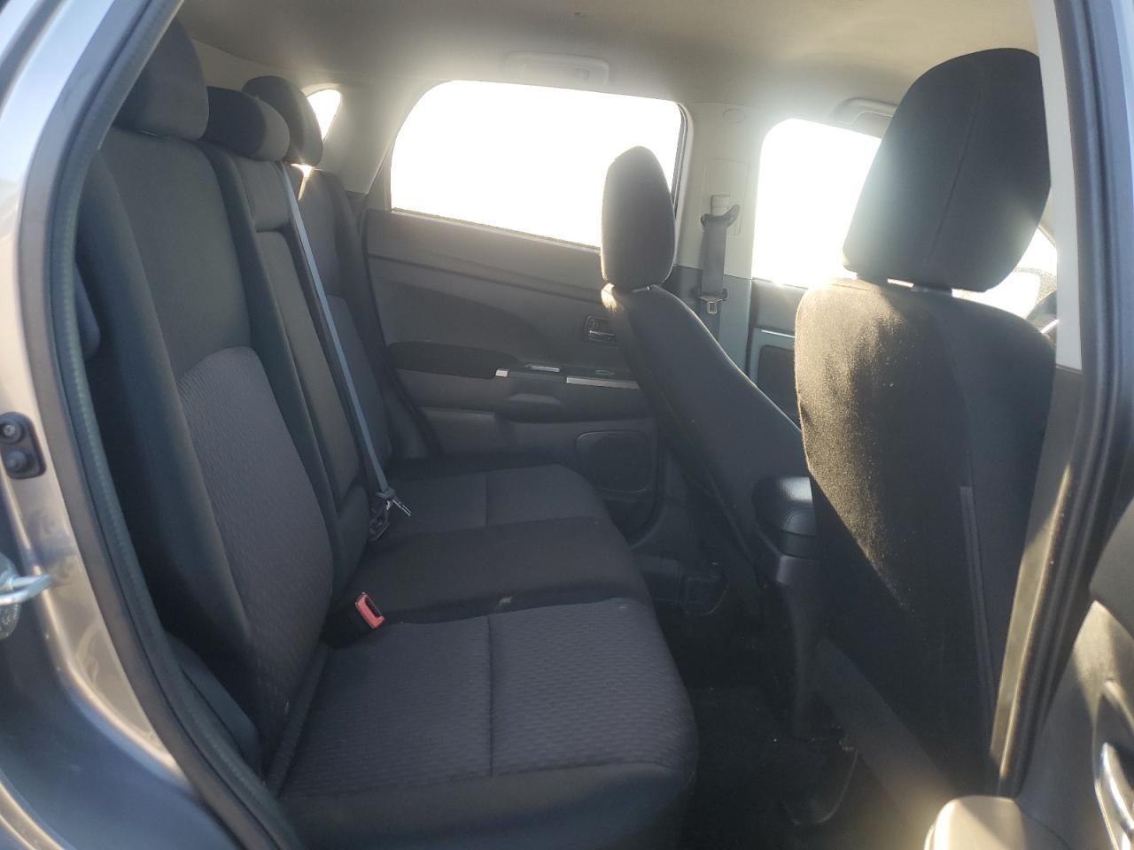 MITSUBISHI OUTLANDER ES