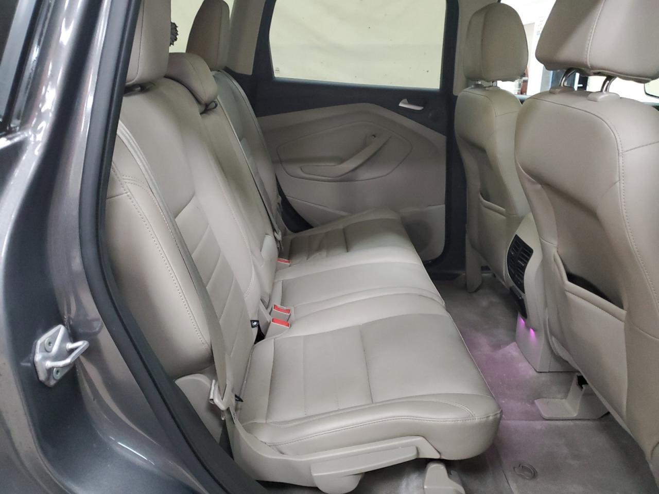 FORD ESCAPE TITANIUM