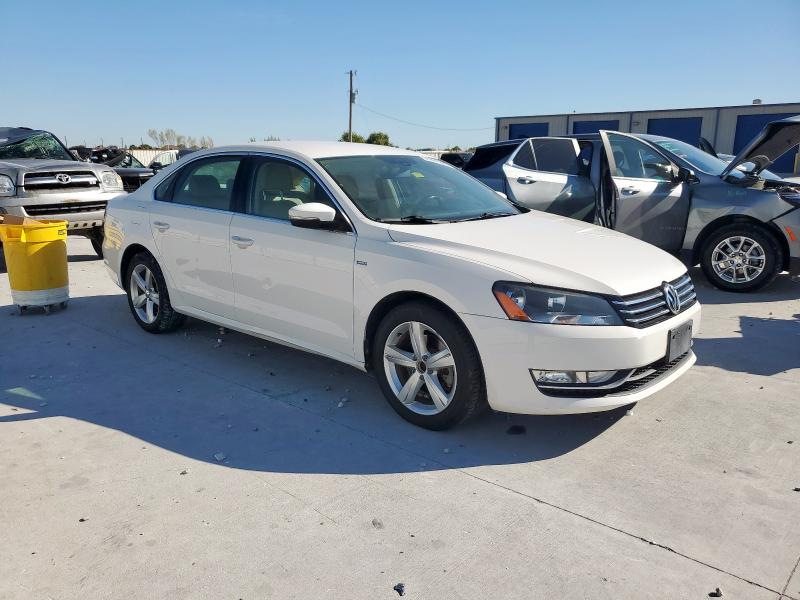 2015 VOLKSWAGEN PASSAT S - Other View