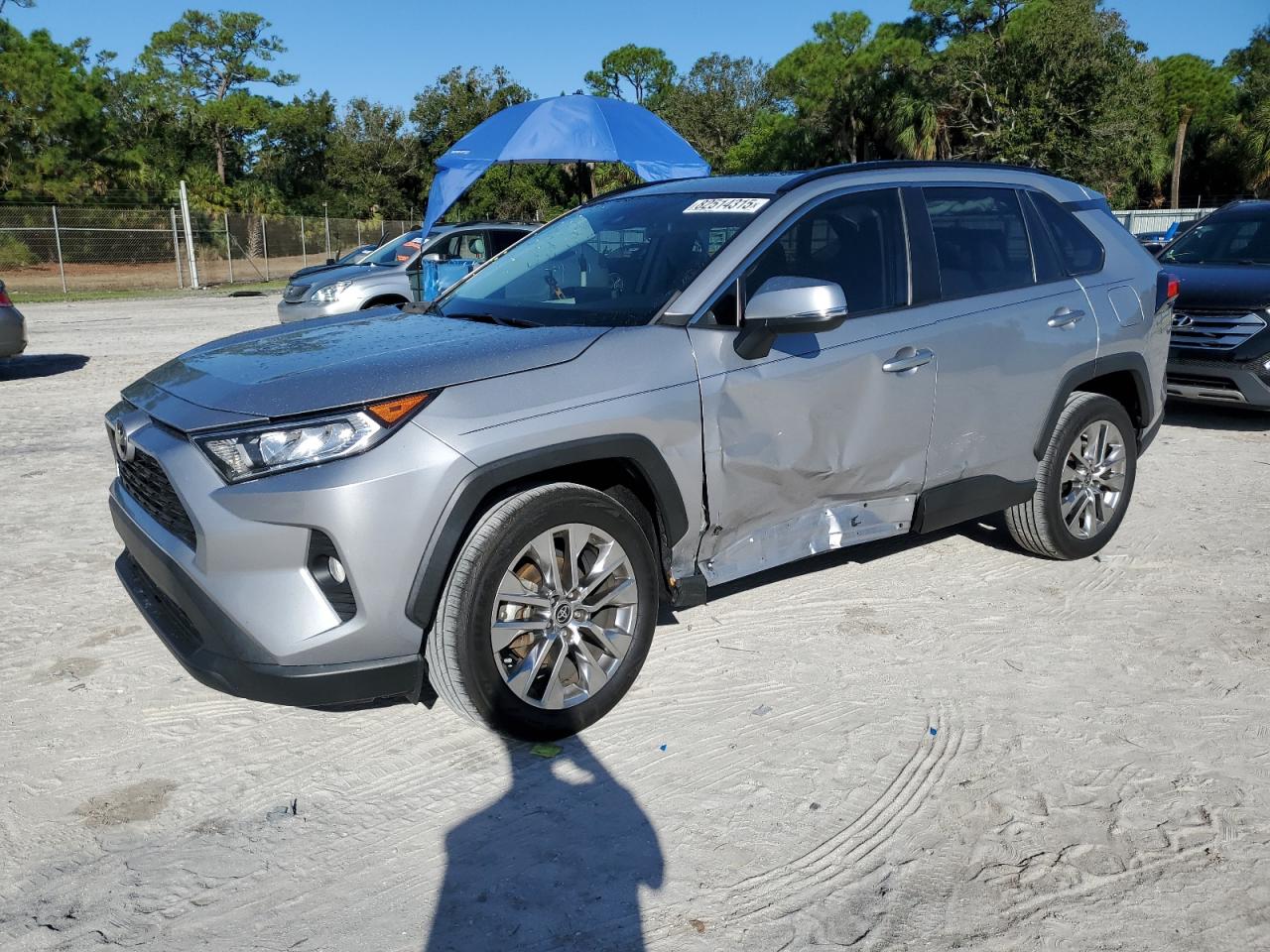 TOYOTA RAV4 XLE PREMIUM