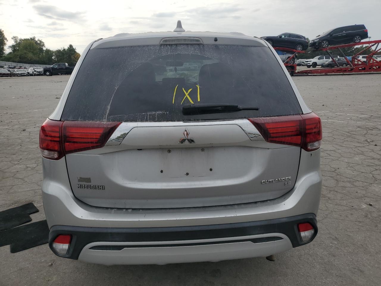 MITSUBISHI OUTLANDER SE