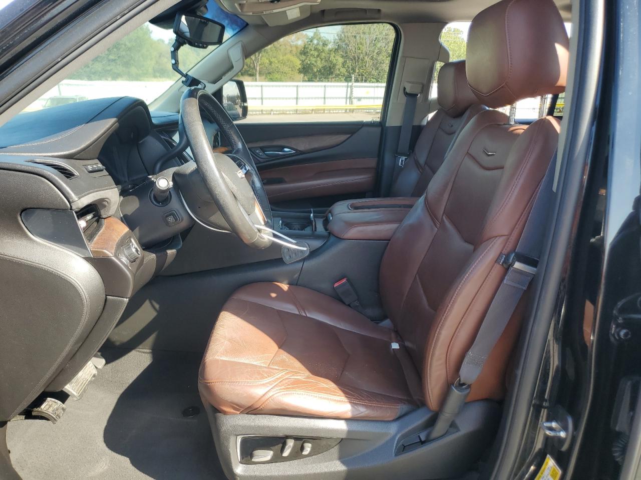 CADILLAC ESCALADE LUXURY