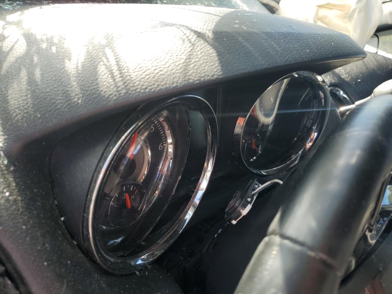 CHRYSLER TOWN & COUNTRY S