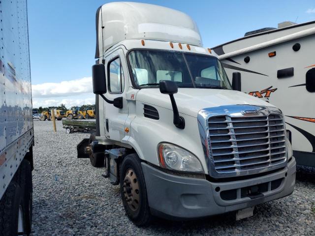 Global Auto Auctions: 2016 FREIGHTLINER CASCADIA 1