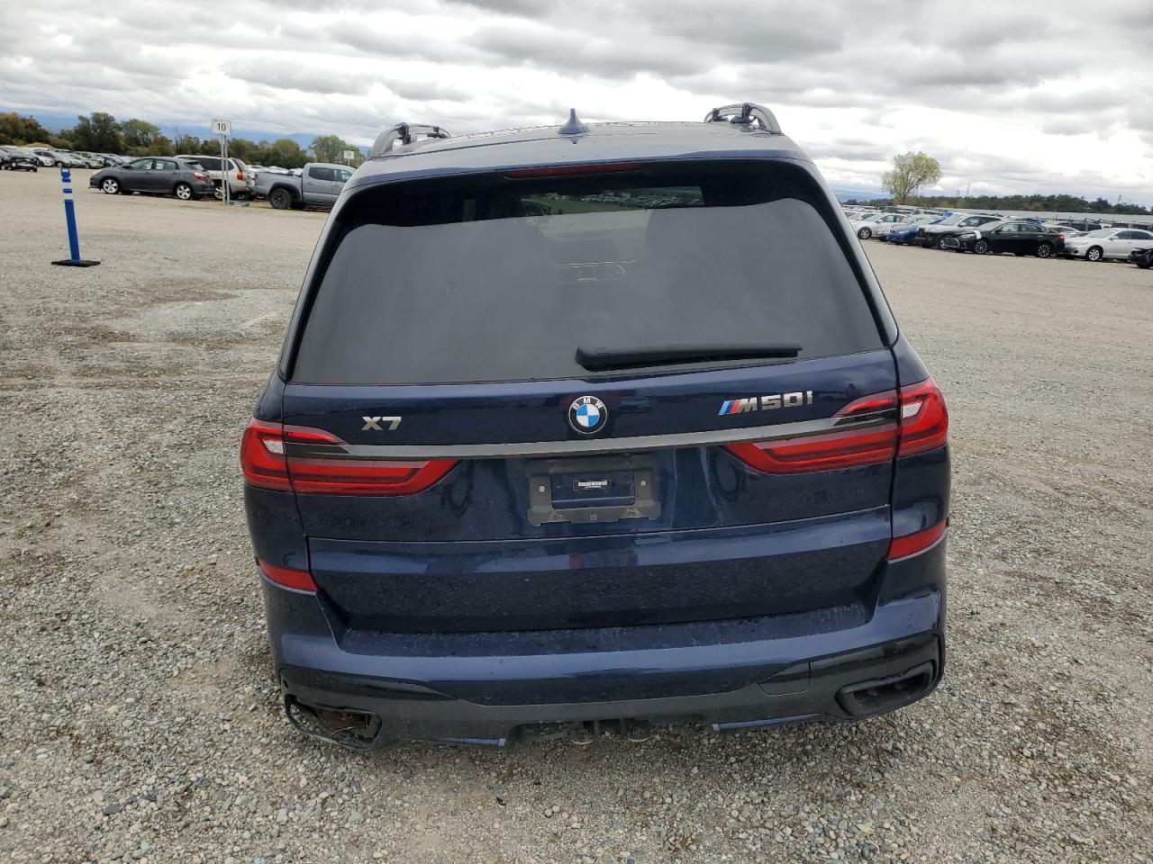 BMW X7 M50I