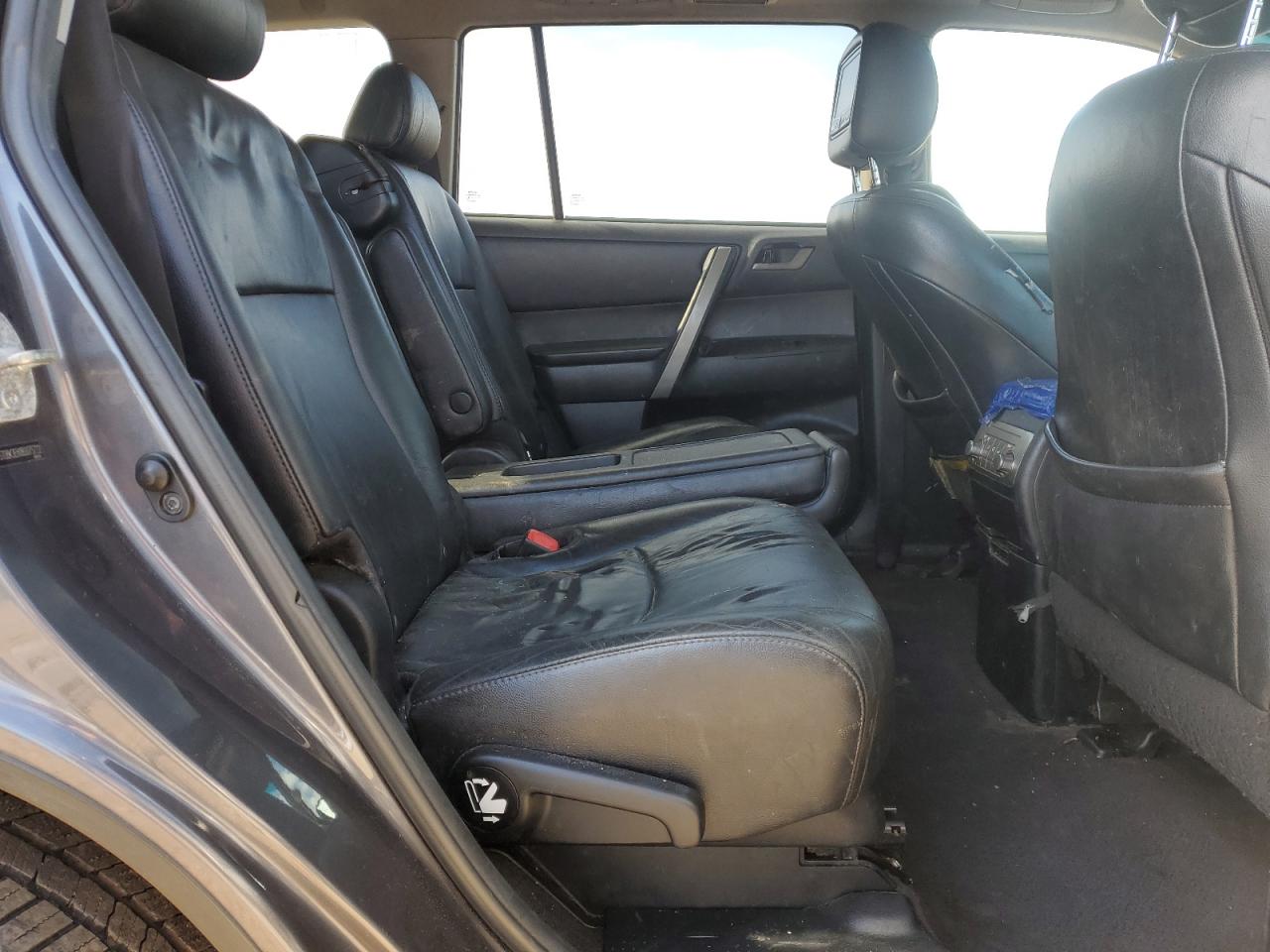 TOYOTA HIGHLANDER BASE