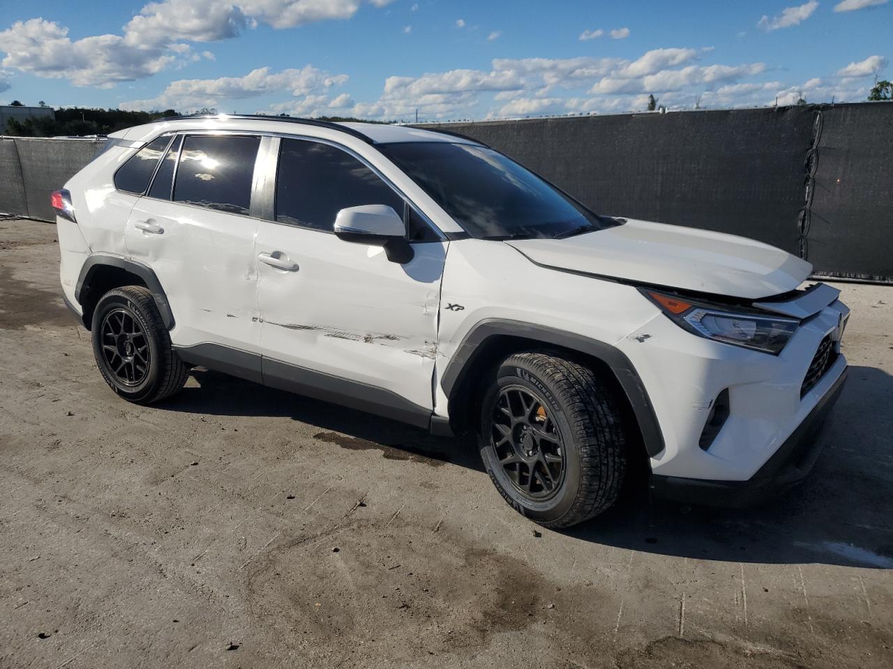 TOYOTA RAV4 XLE