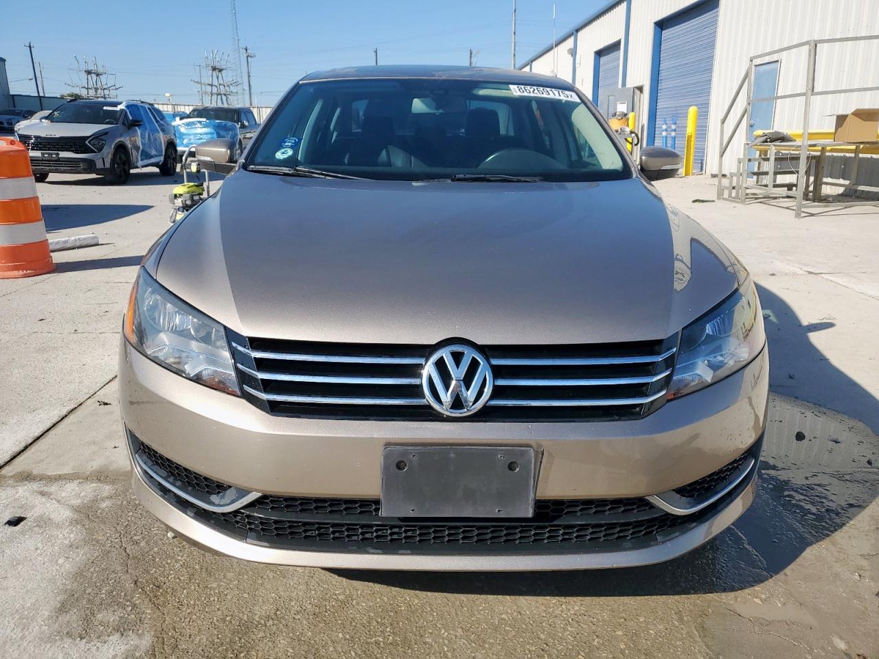 VOLKSWAGEN PASSAT SE
