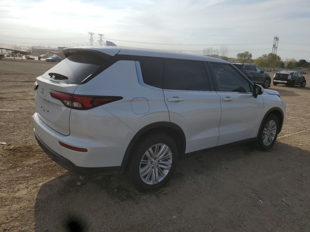 MITSUBISHI OUTLANDER ES
