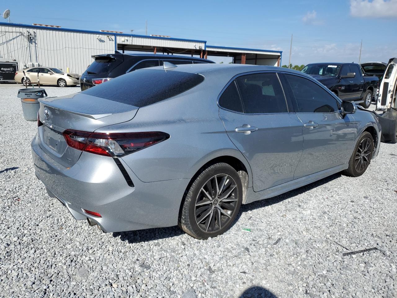 TOYOTA CAMRY SE