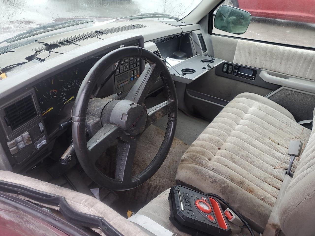 Lot #3264510427 1994 CHEVROLET GMT-400 C1