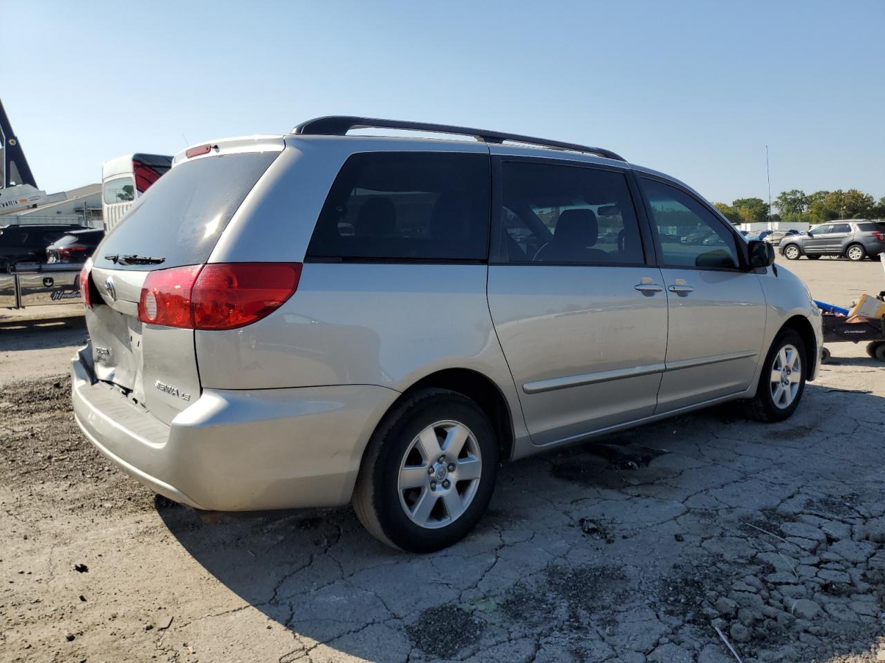 Lot #3264681862 2009 TOYOTA SIENNA CE