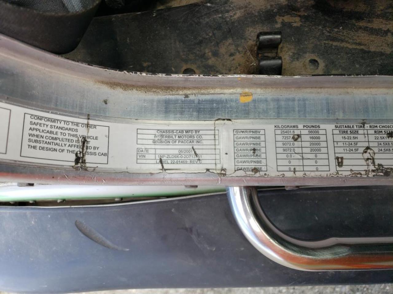 Lot #3273794433 2002 PETERBILT TRACTOR 320