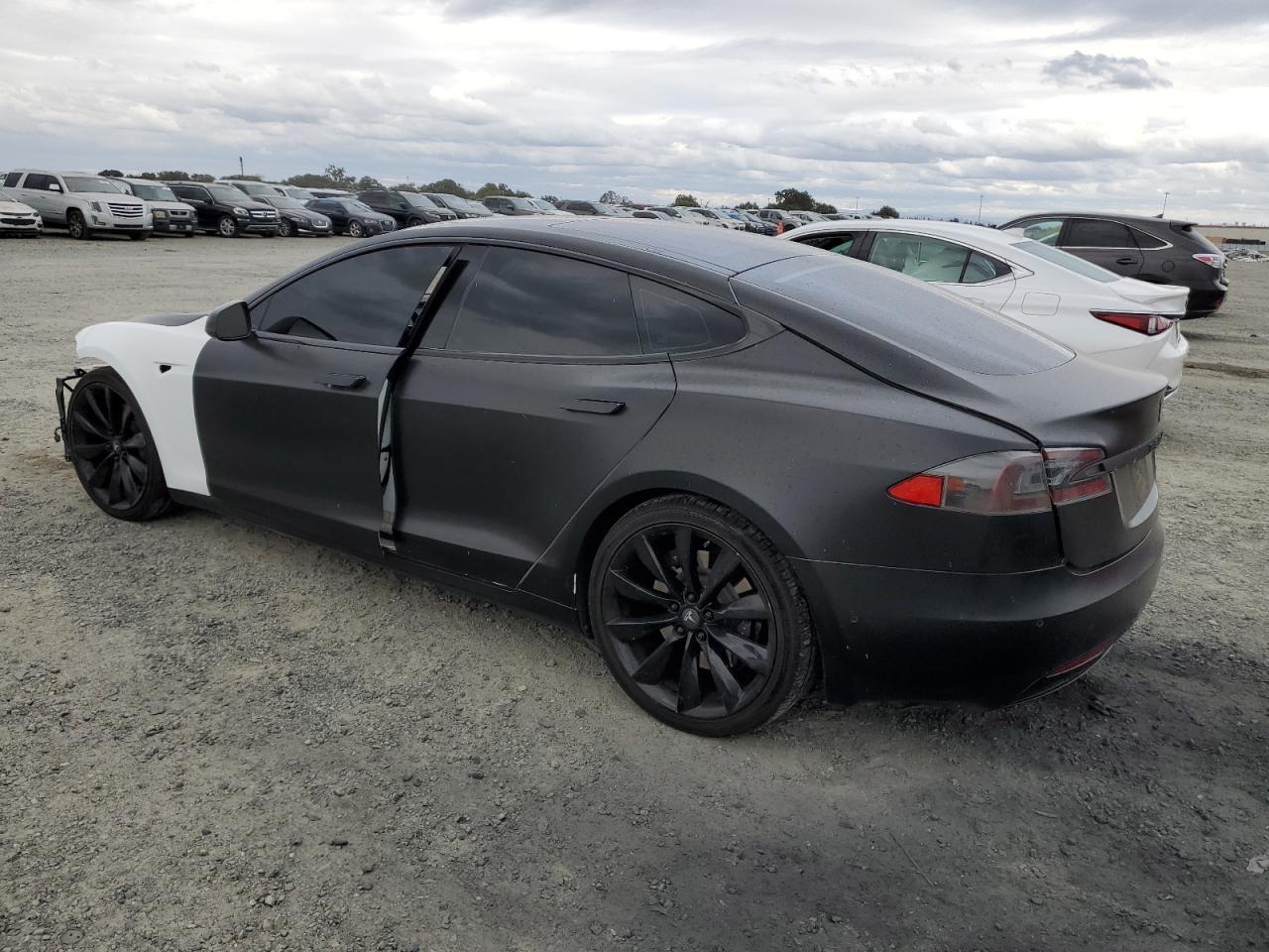 TESLA MODEL S