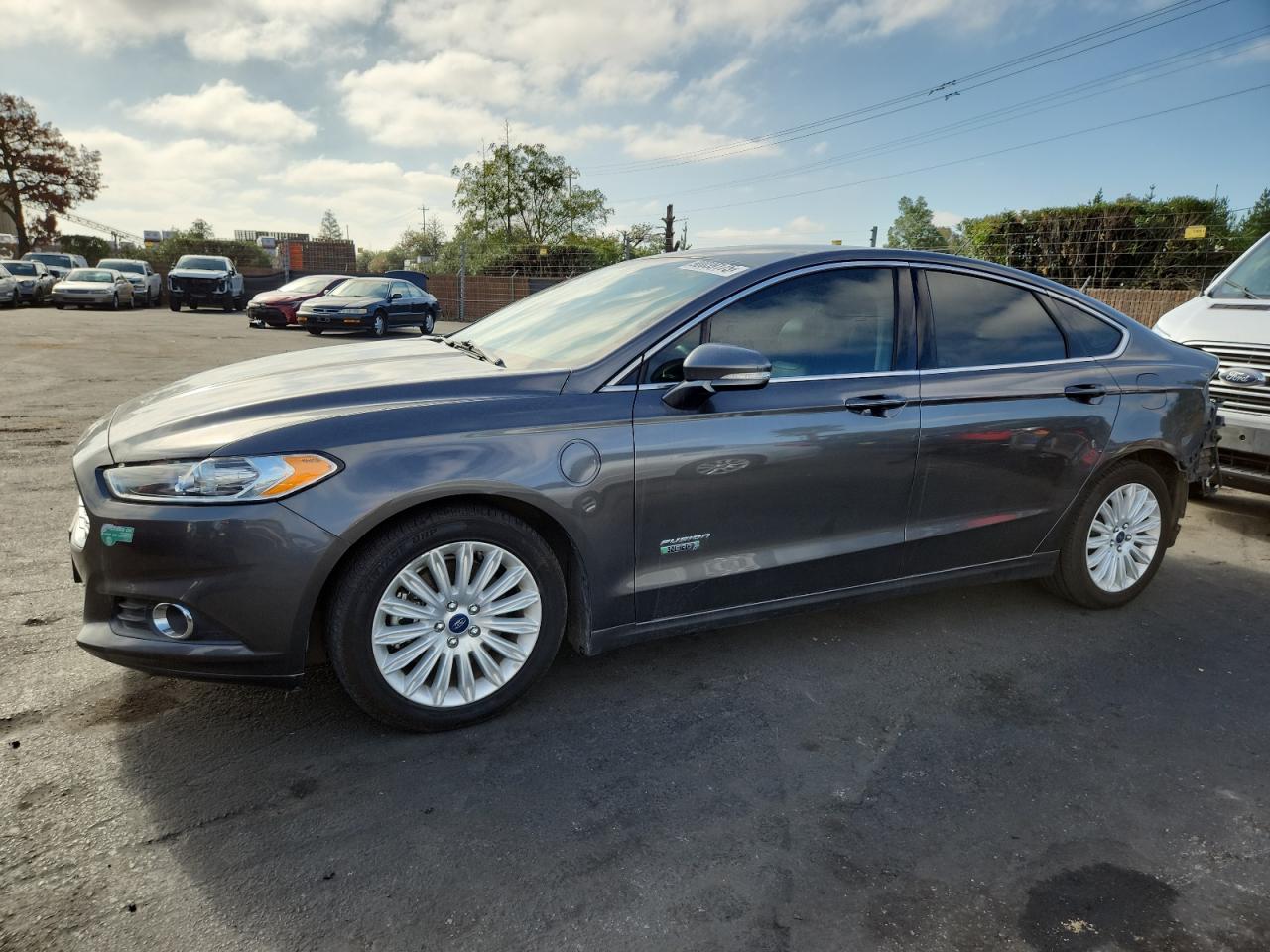 FORD FUSION SE PHEV