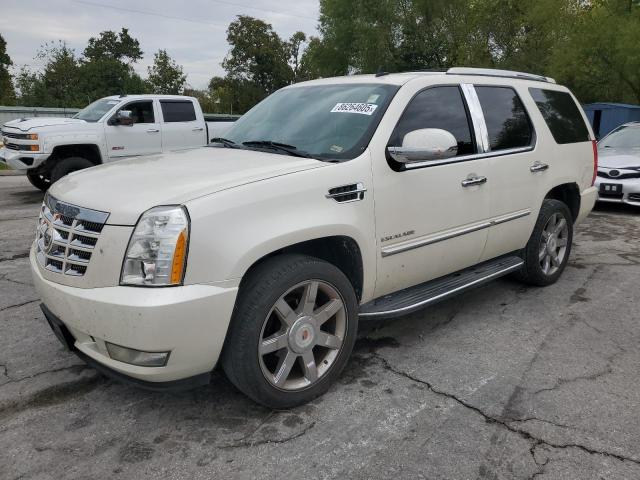 CADILLAC ESCALADE L