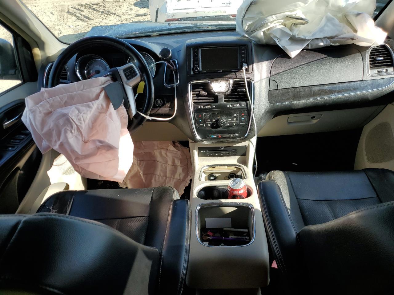 Lot #3310393957 2014 CHRYSLER TOWN & COU