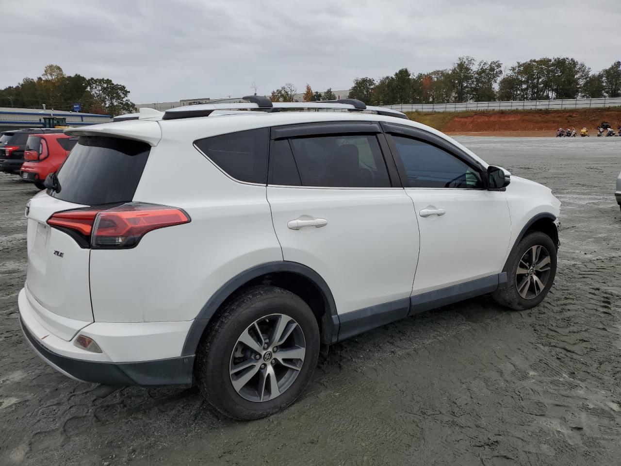 TOYOTA RAV4 XLE