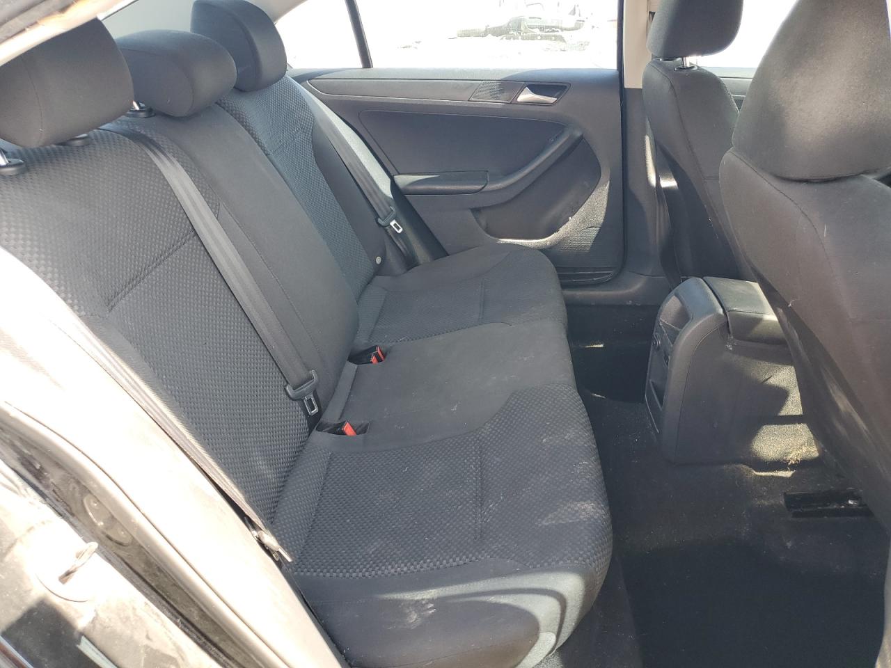 VOLKSWAGEN JETTA BASE