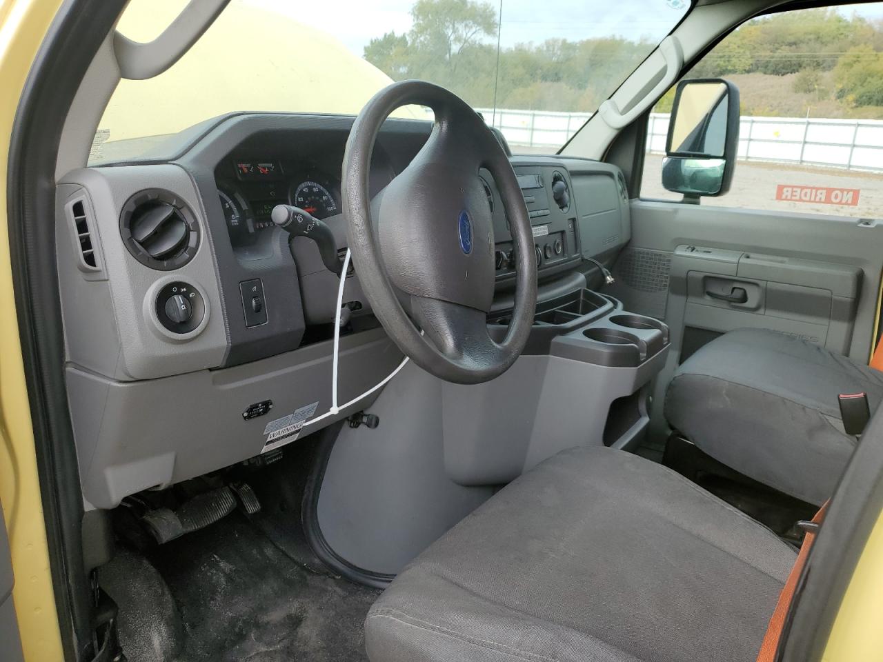 FORD ECONOLINE E450 SUPER DUTY CUTAWAY VAN