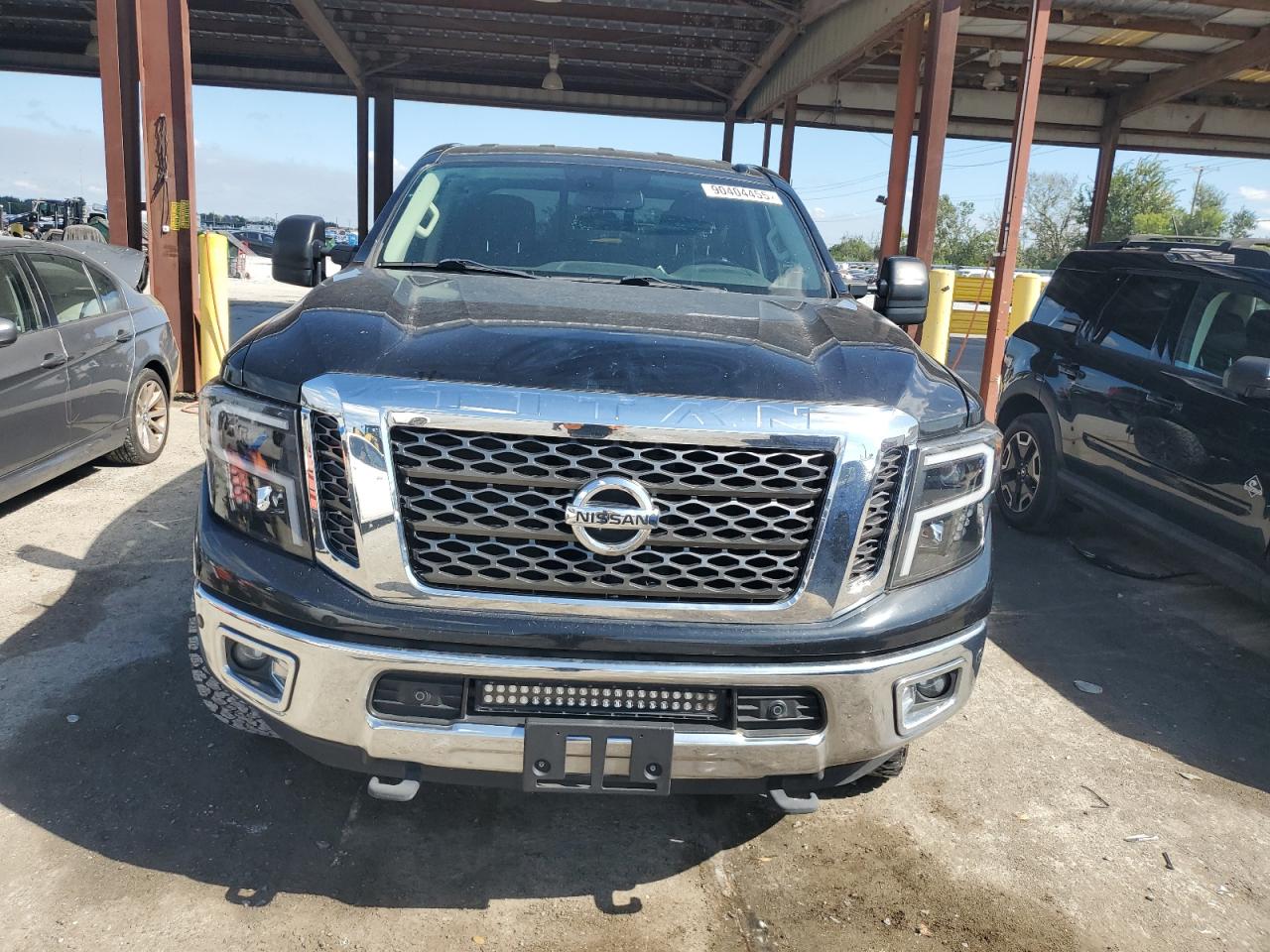 NISSAN TITAN SL