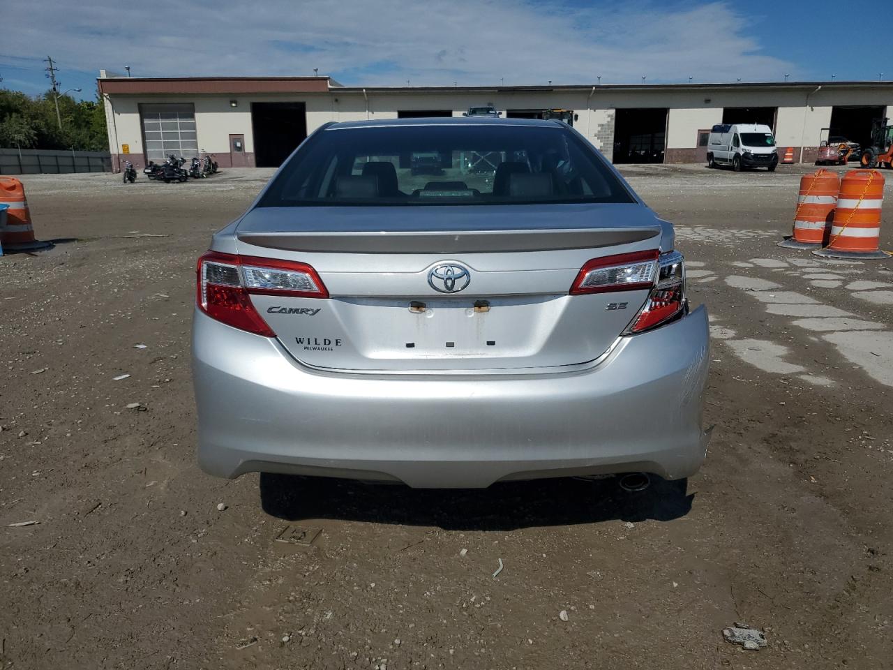 TOYOTA CAMRY BASE