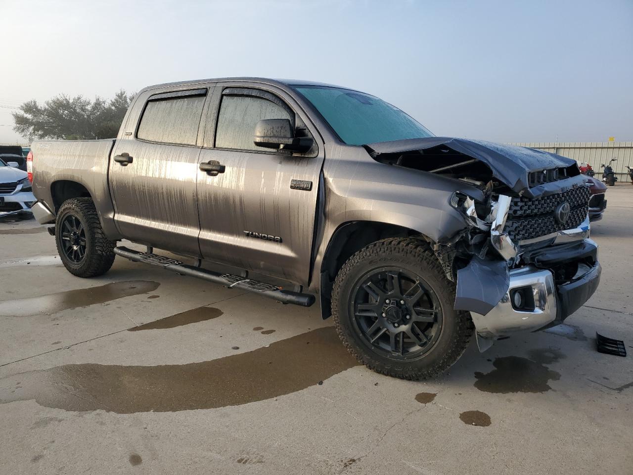 TOYOTA TUNDRA CREWMAX SR5