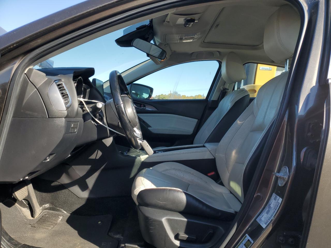 MAZDA 3 GRAND TOURING