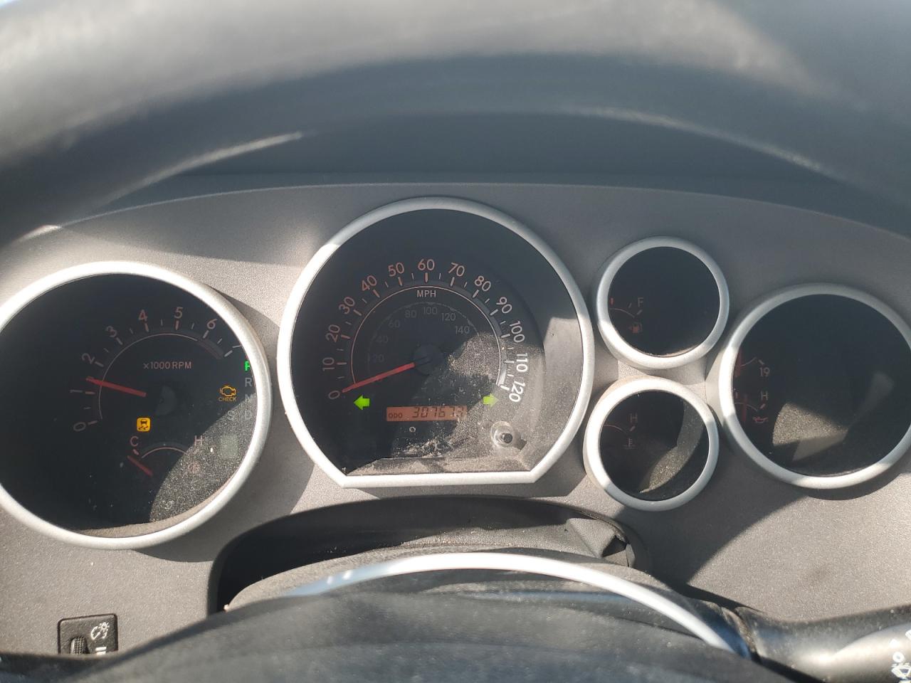 TOYOTA TUNDRA CREWMAX SR5