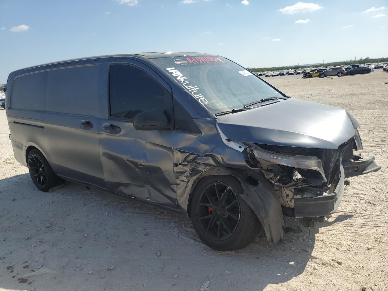 MERCEDES-BENZ METRIS