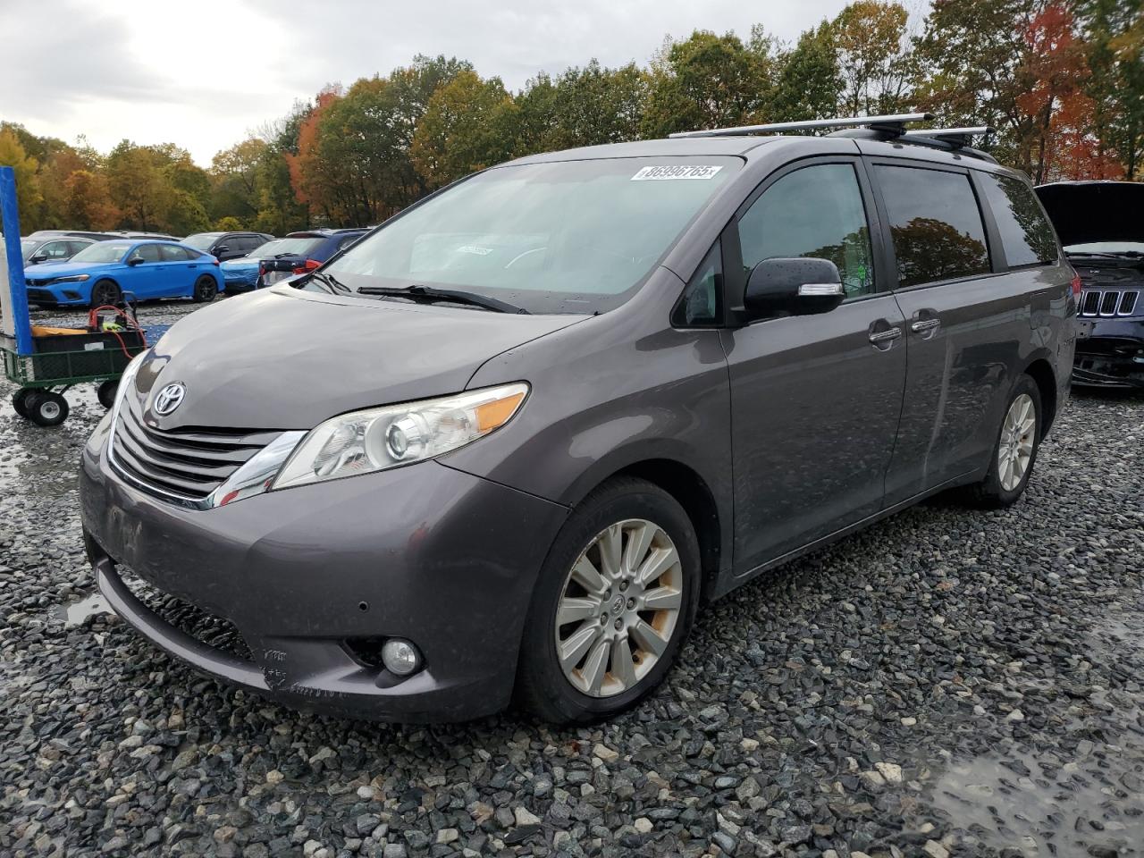 Lot #3316735440 2013 TOYOTA SIENNA XLE