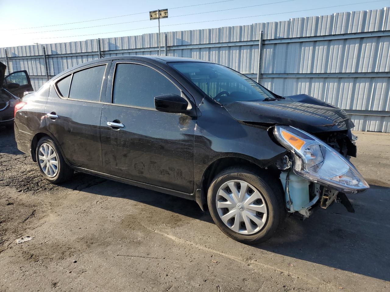 NISSAN VERSA S