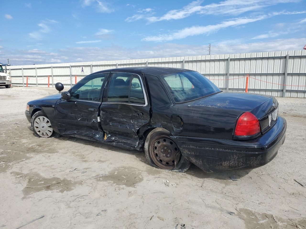 FORD CROWN VICTORIA POLICE INTERCEPTOR