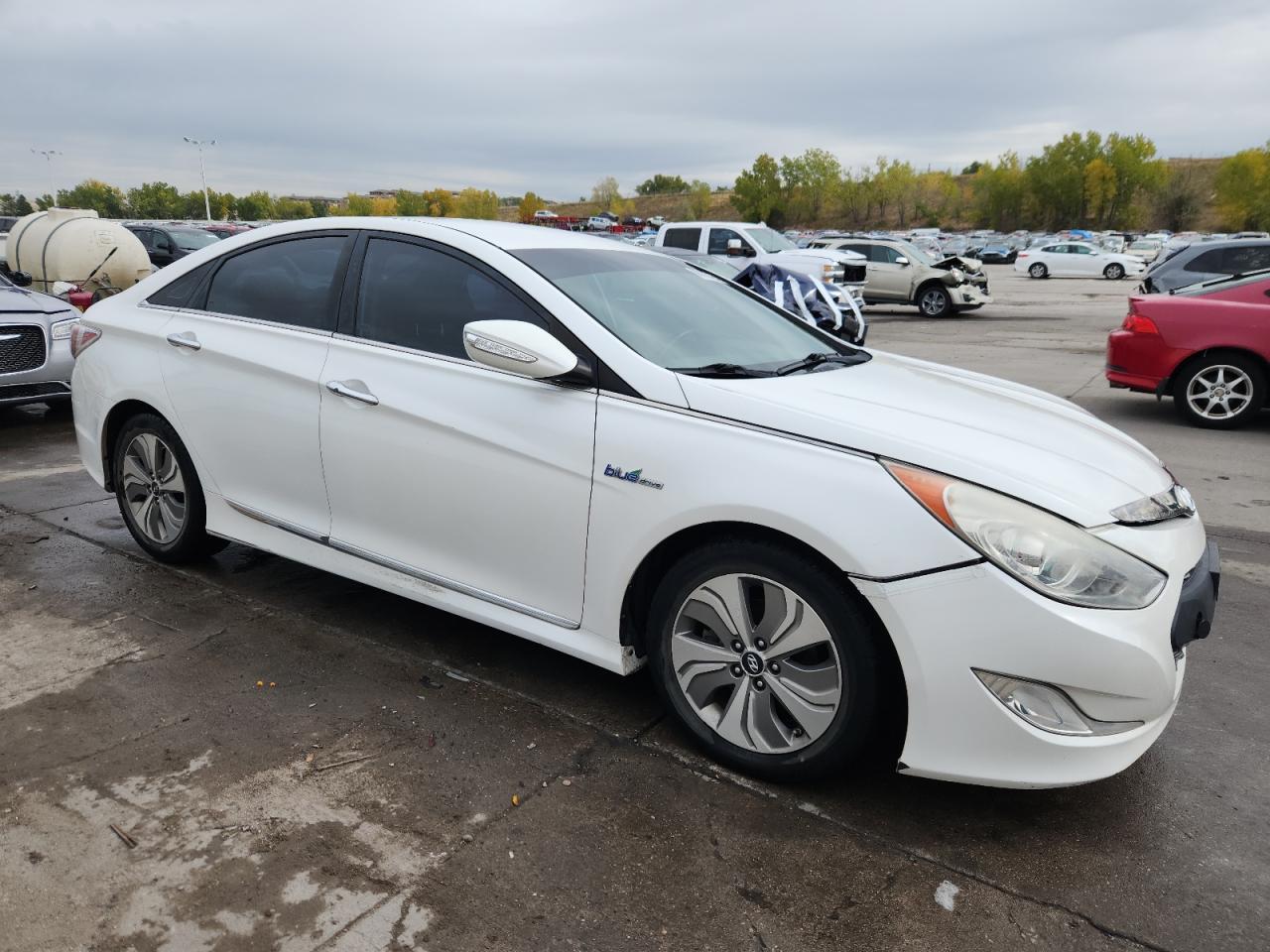 HYUNDAI SONATA HYBRID