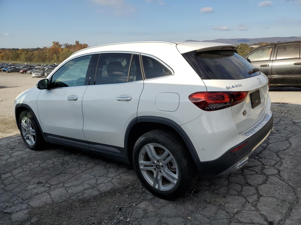 MERCEDES-BENZ GLA-CLASS 250