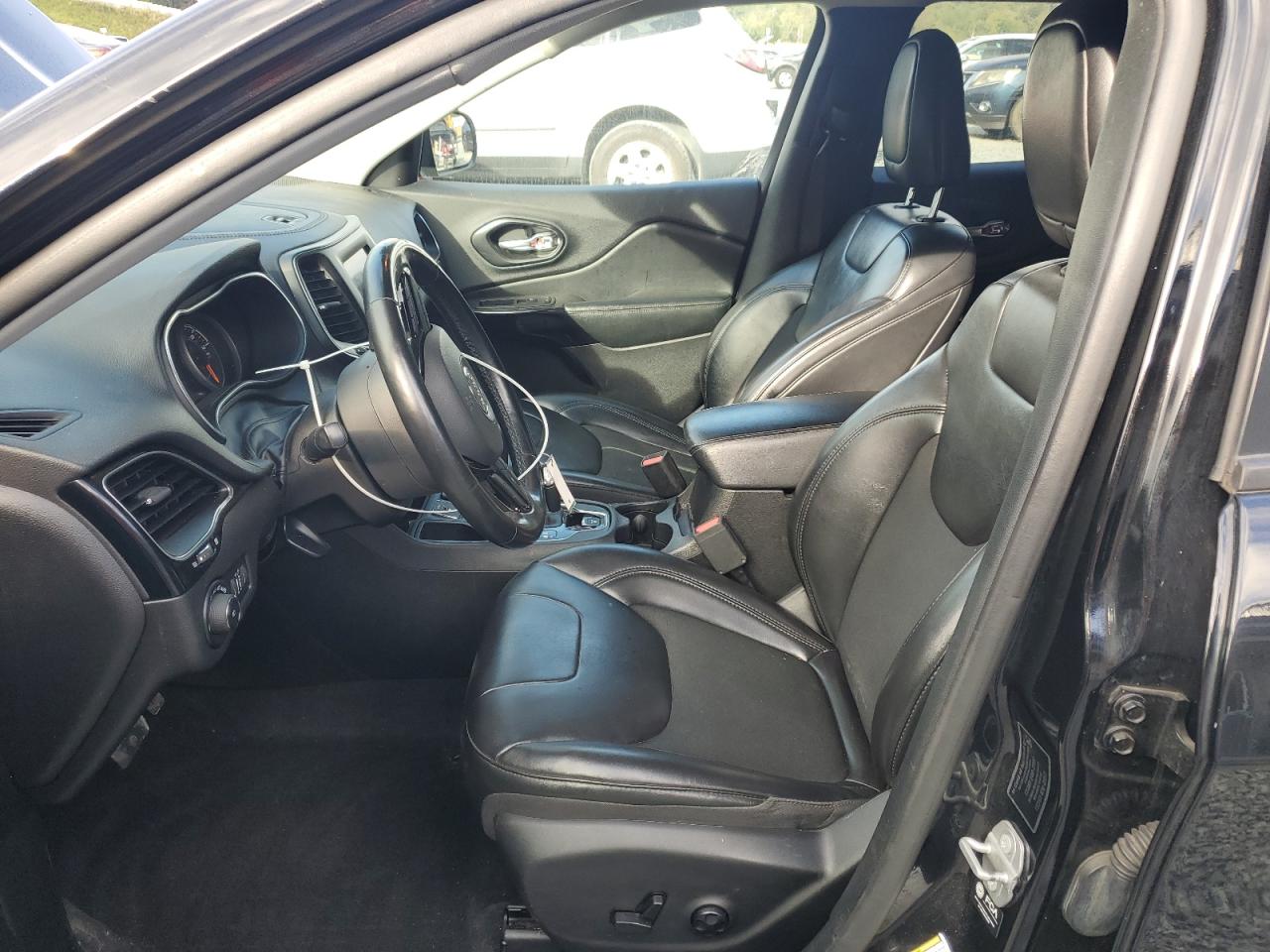 JEEP GRAND CHEROKEE LATITUDE PLUS