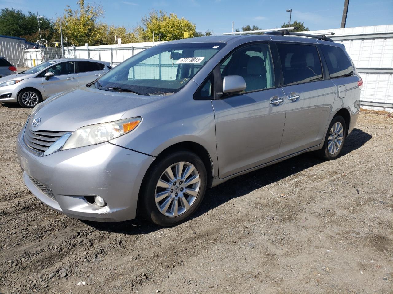 TOYOTA SIENNA XLE