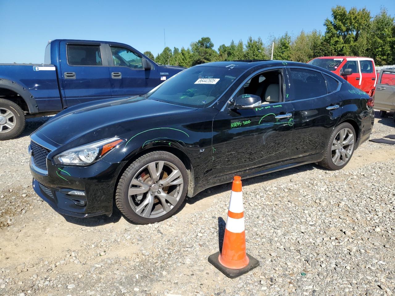 INFINITI Q70 3.7